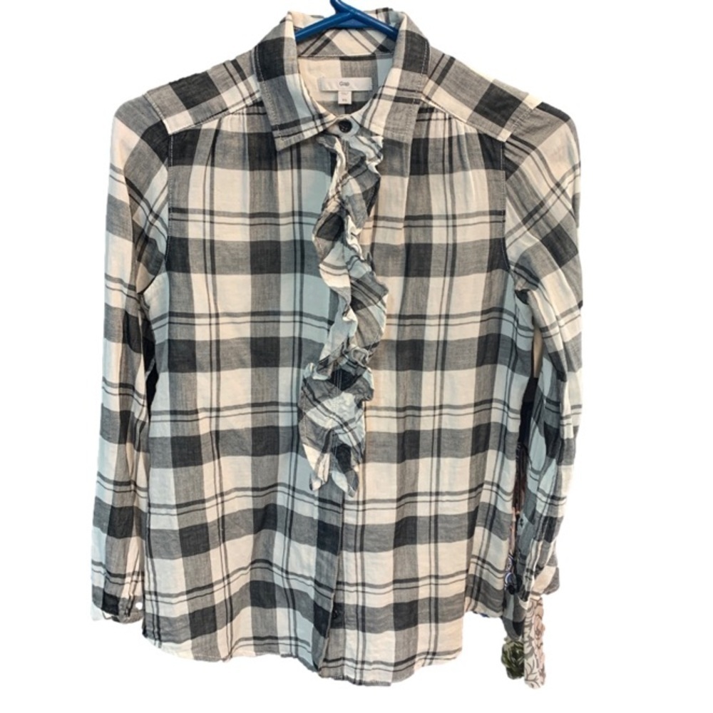 ❤️ Gap plaid button shirt